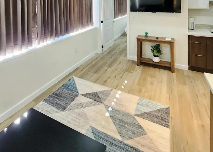Luxury High-rise With Panoramic Views